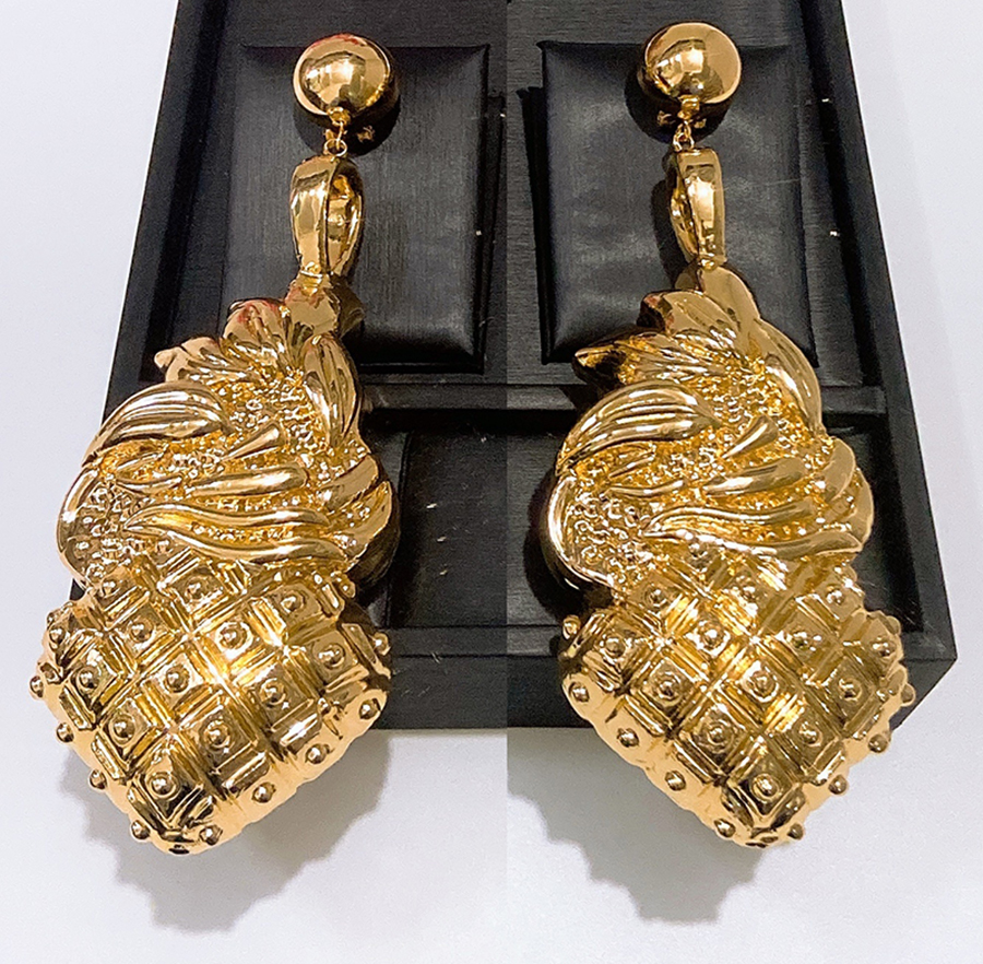 Vintage Fashion Looks - Vintage Gold Hollow Oval Sunburst Women
