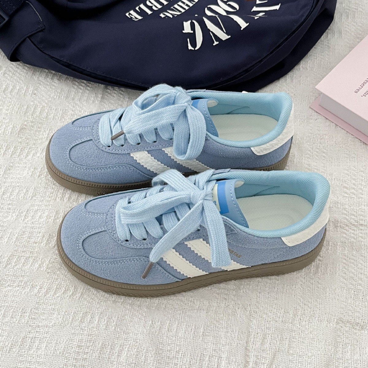 Vintage-style sneakers for wom - مراجعة Vintage Old Fashion وسعره