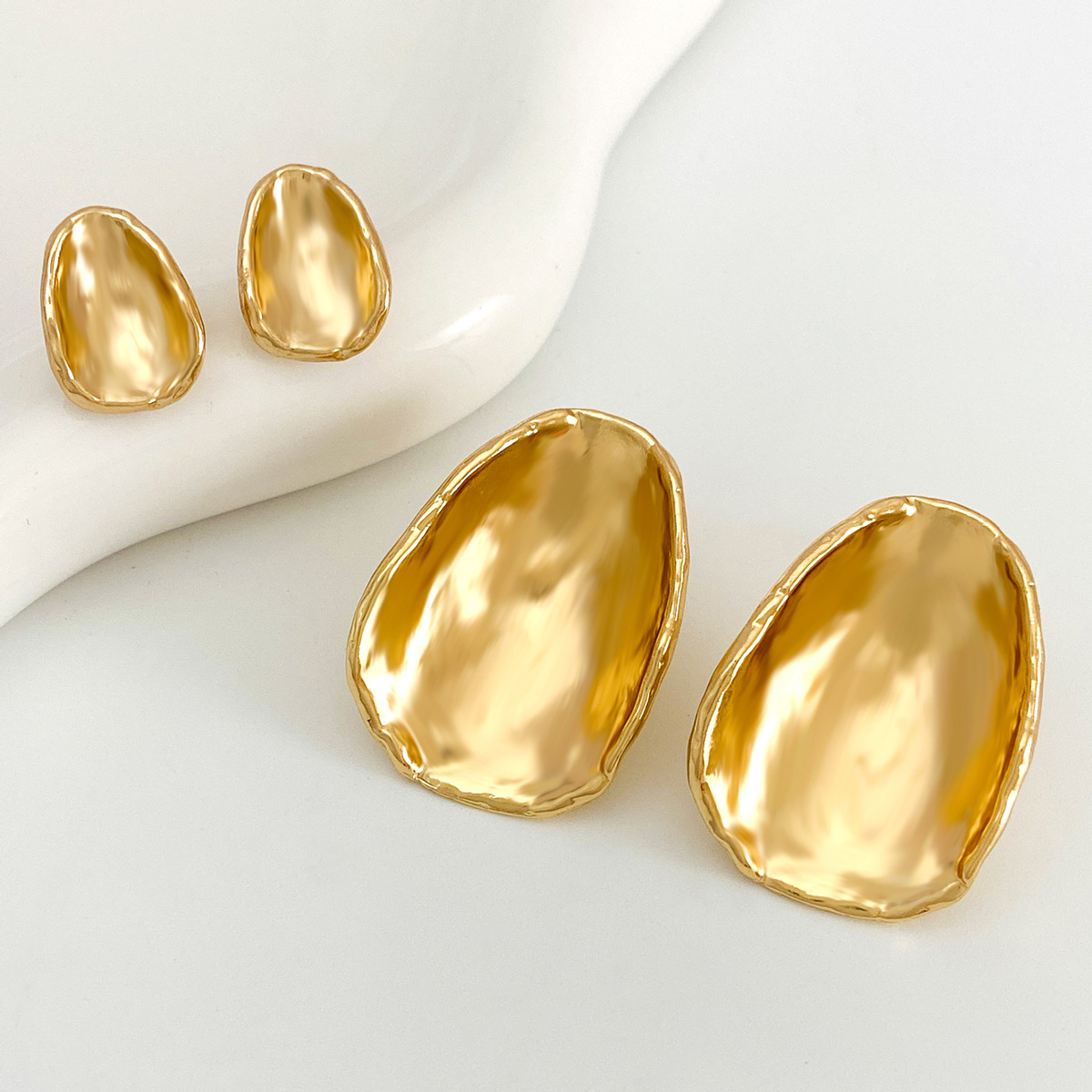 Vintage Irregular Gold Color R - مراجعة Vintage Fashion Trends 2026 وسعره