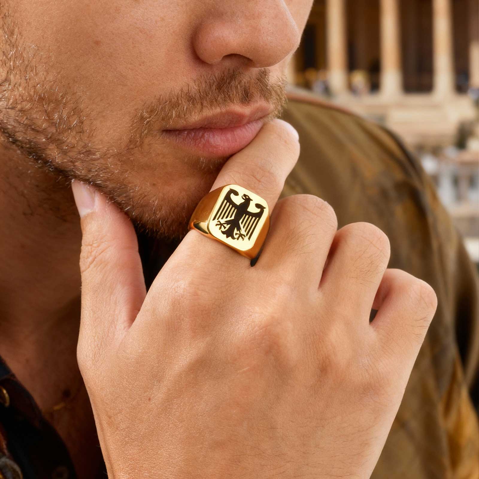 Custom Flying Hawk Eagle Ring  - مراجعة Vintage Fashion Guild وسعره
