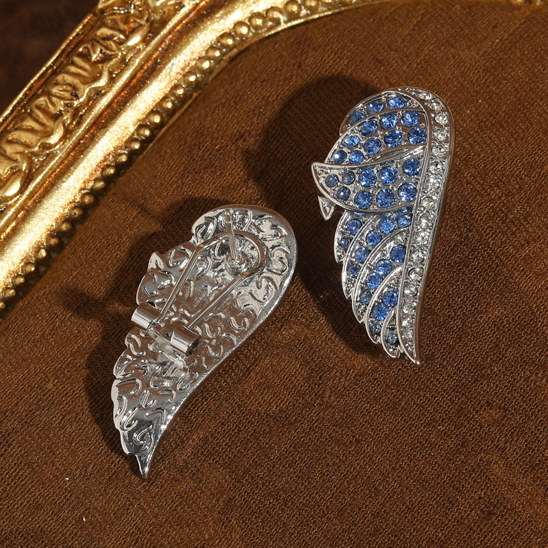 Vintage Angel Wing Blue Earrin - مراجعة Vintage Fashion Trends 2026 وسعره