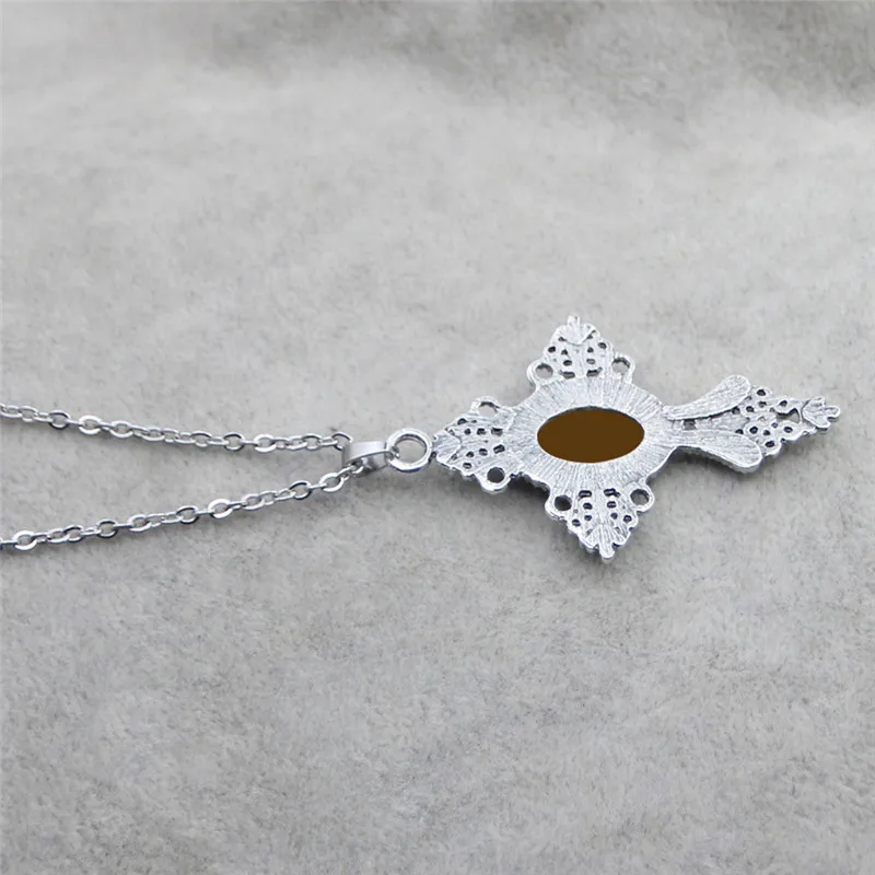 Vintage Look Cross Pendant Lad - مراجعة Vintage Fashion Looks وسعره