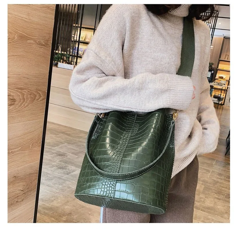 Vintage Leather Stone Pattern  - مراجعة Vintage Fashion Patterns وسعره